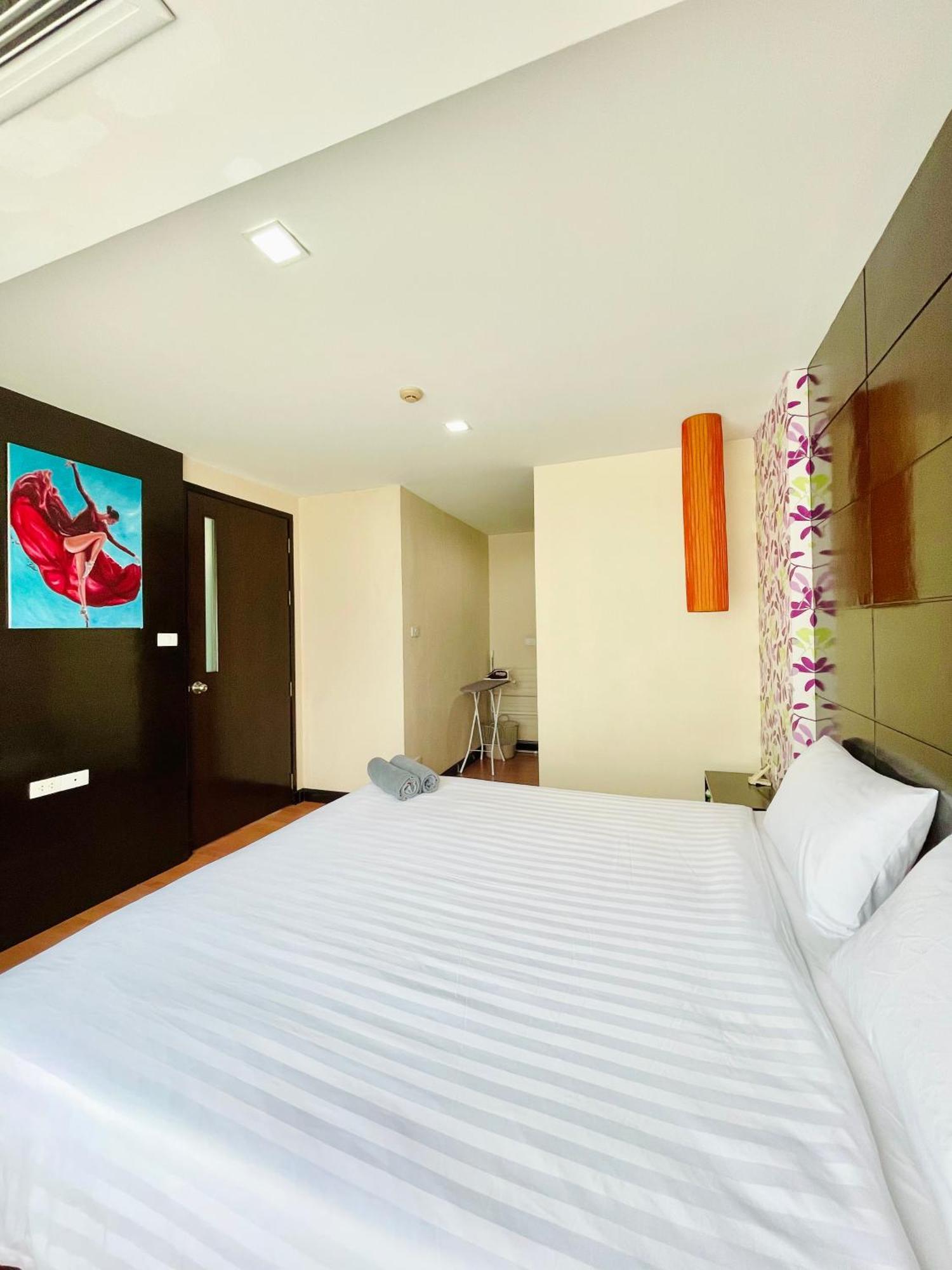 The Kris 2 Bedrooms 2 Bathrooms Căn hộ