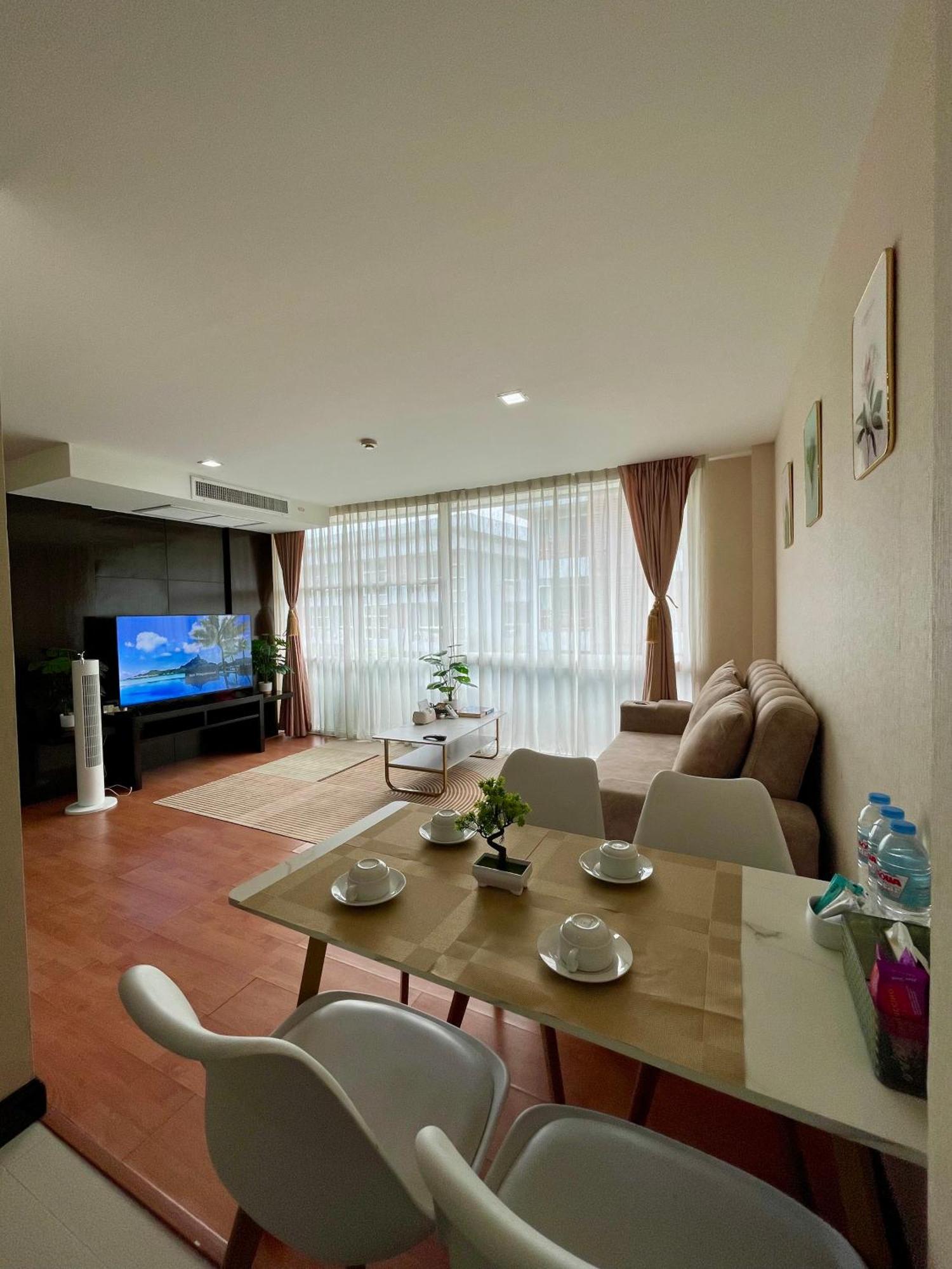 The Kris 2 Bedrooms 2 Bathrooms Căn hộ *