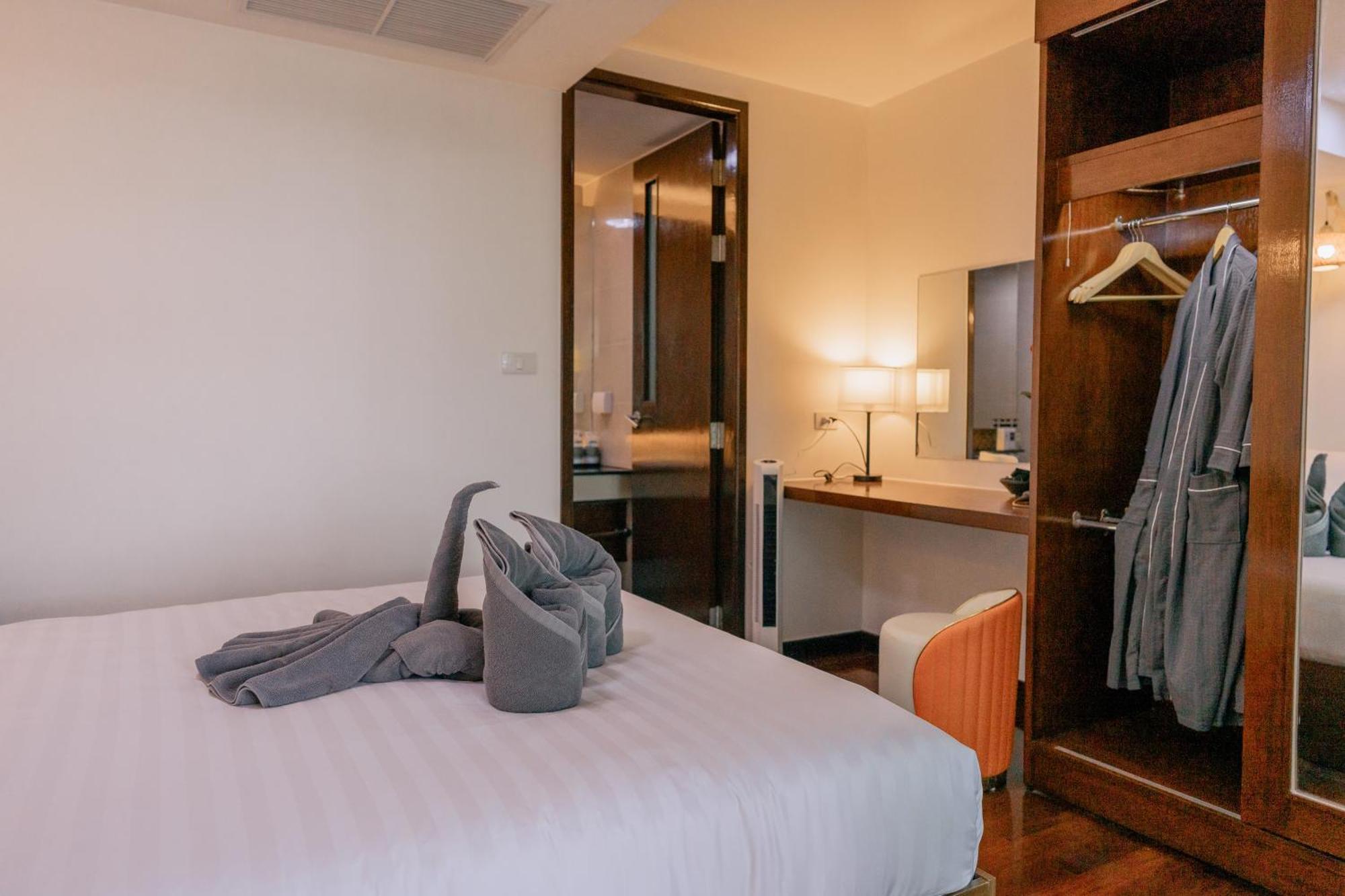 The Kris 2 Bedrooms 2 Bathrooms Căn hộ